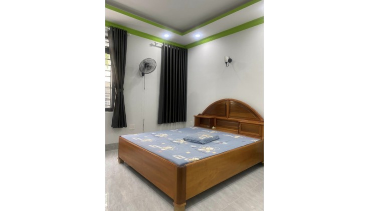 GẤP! Bán nhà Tạ Quang Bửu, 70m2, 5 tỷ, SHR, ko lộ giới, ko quy hoạch TL chủ 0906993584
